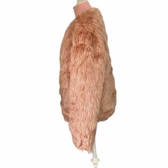 Chelsea28 Faux Fur Jacket in Pink Size Medium NWT - Picture 9 of 13